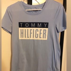 2 Tommy Hilifiger t-shirts